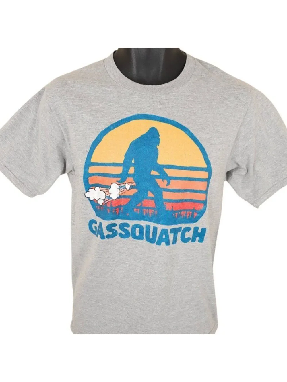 Gassquatch T Shirt Mens Size Small Gray Bigfoot Sasquatch Funny Humor Joke